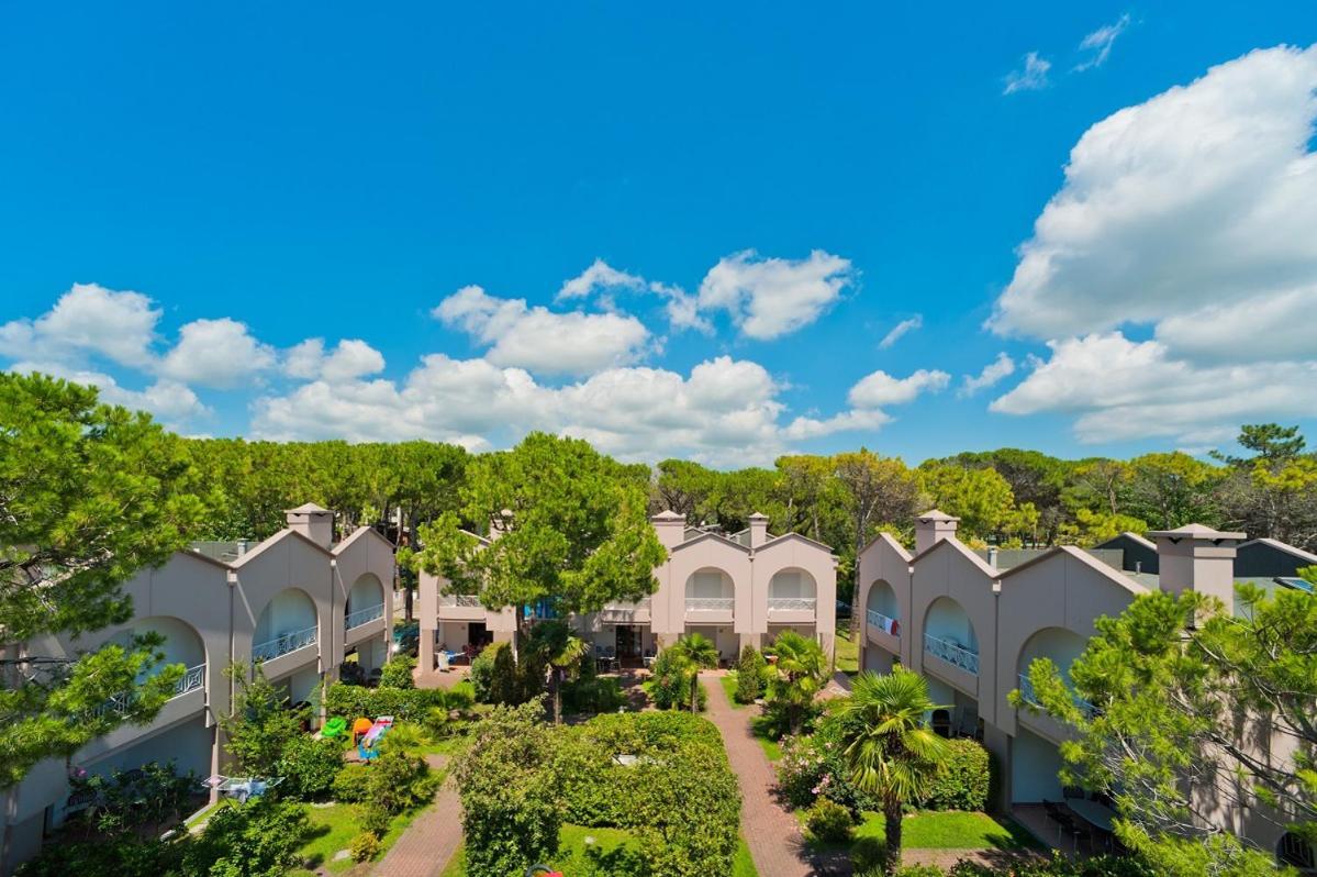 Villaggio Mare Blu Бибионе Екстериор снимка