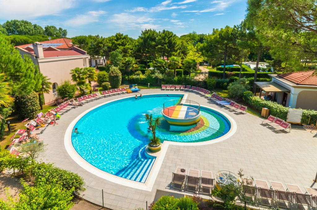 Villaggio Mare Blu Бибионе Екстериор снимка