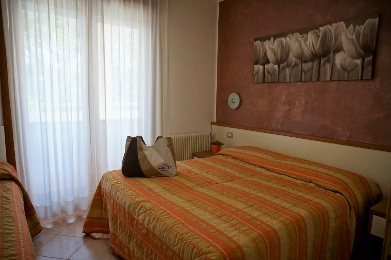 Villaggio Mare Blu Бибионе Екстериор снимка