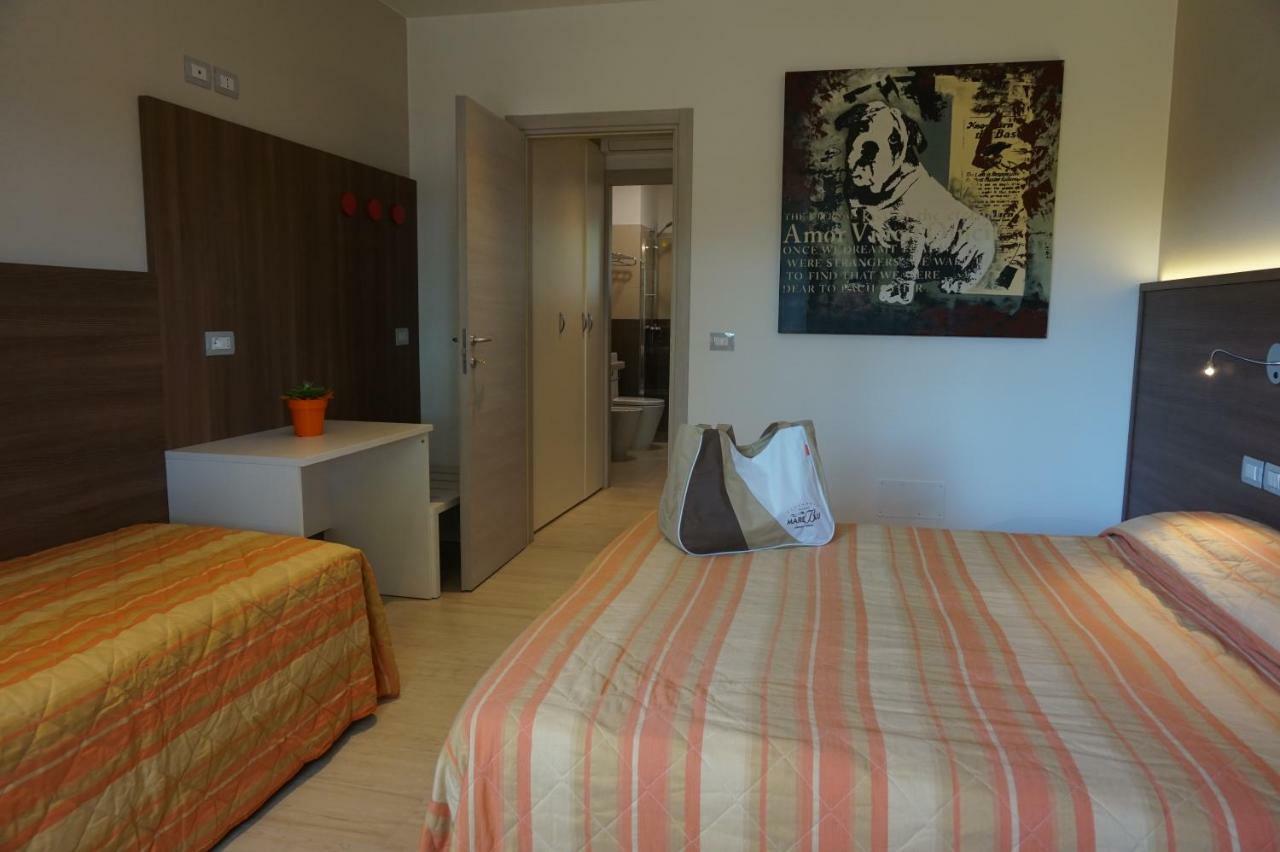 Villaggio Mare Blu Бибионе Екстериор снимка