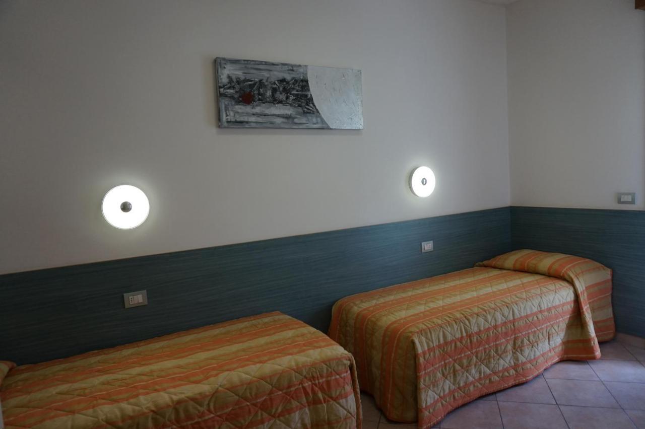 Villaggio Mare Blu Бибионе Екстериор снимка